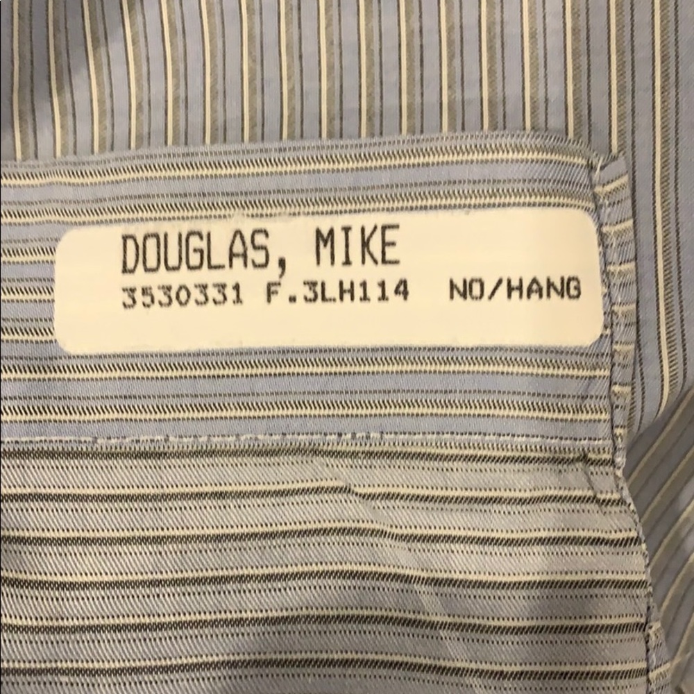 Italian Men’s Armani Colllezioni Dress Shirt - Picture 7 of 7